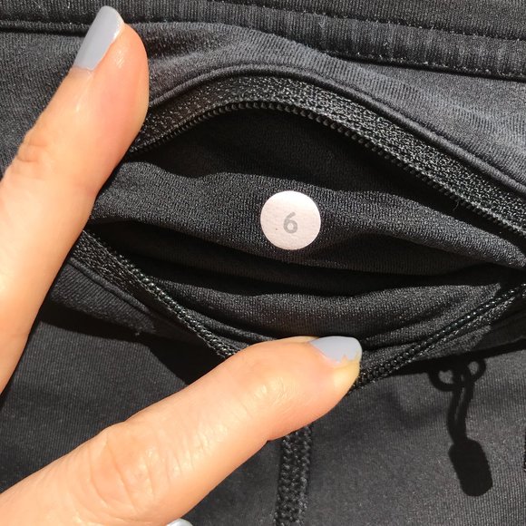 Lululemon Inspire Crop II Full on Luxtreme sz 6 - Picture 11 of 12